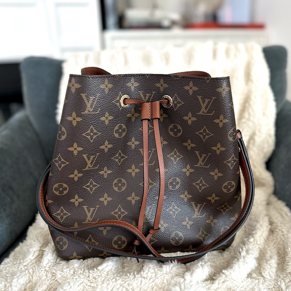 SOLD LOUIS VUITTON NEONOE MM BAG